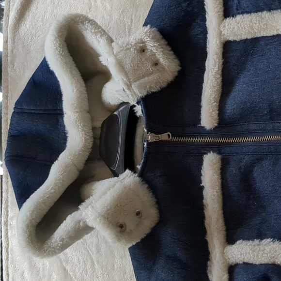 💙Urban Outfitters comfy coat - Picture 4 of 10